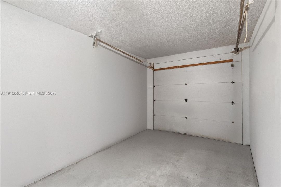 На продажу: $354,900 (3 спален, 2 ванн, 1281 Квадратных фут)