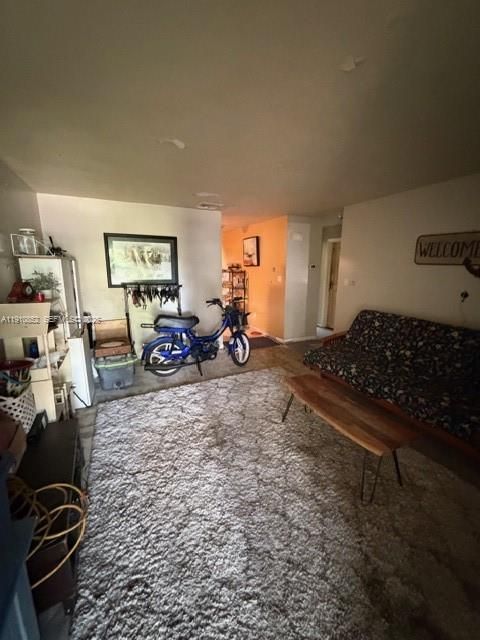 Activo con contrato: $245,000 (4 camas, 2 baños, 1620 Pies cuadrados)