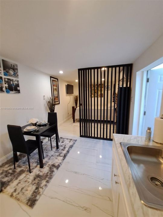 For Rent: $1,450 (0 beds, 1 baths, 1232 Square Feet)