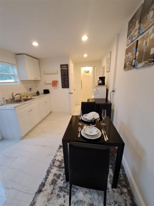 For Rent: $1,450 (0 beds, 1 baths, 1232 Square Feet)