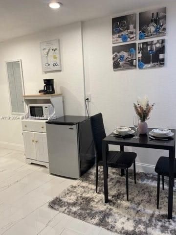 For Rent: $1,450 (0 beds, 1 baths, 1232 Square Feet)