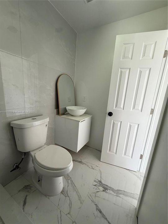 For Rent: $1,750 (1 beds, 1 baths, 400 Square Feet)