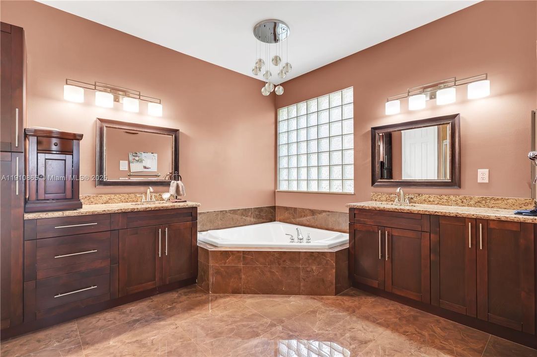 На продажу: $1,595,000 (4 спален, 3 ванн, 3453 Квадратных фут)