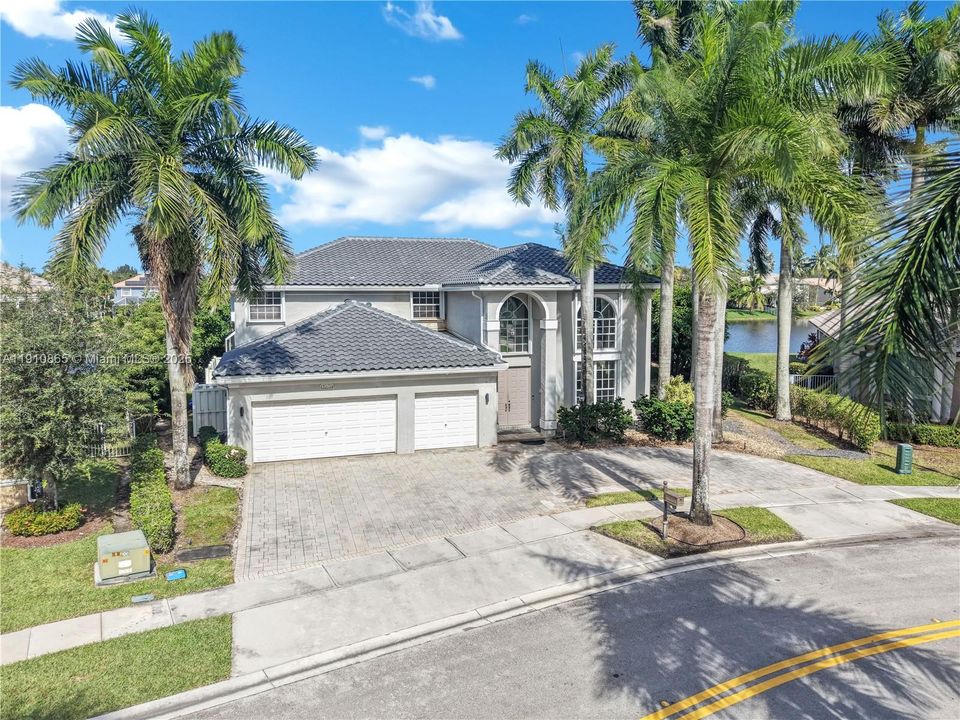 На продажу: $1,595,000 (4 спален, 3 ванн, 3453 Квадратных фут)