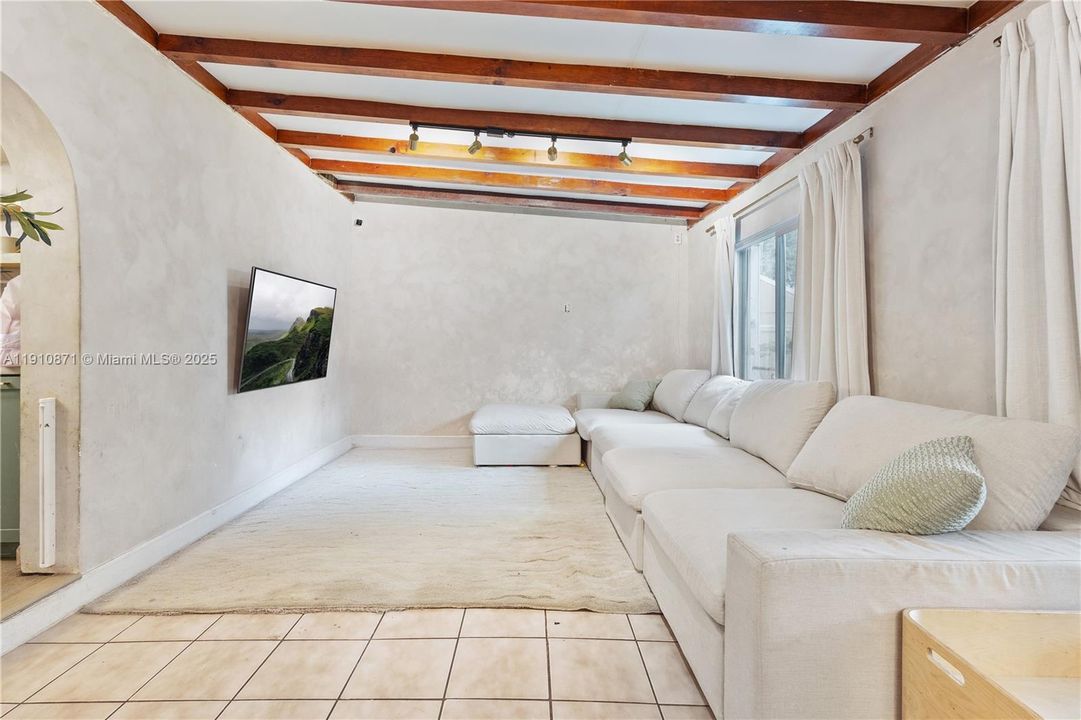 Active With Contract: $695,000 (3 beds, 2 baths, 1256 Square Feet)