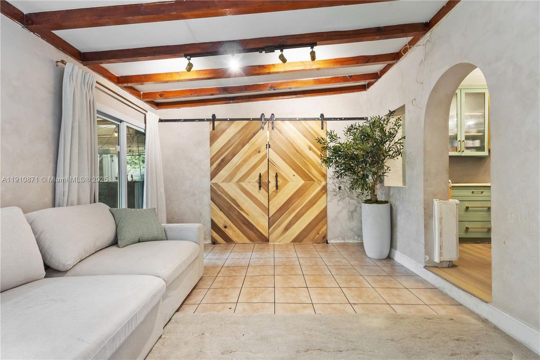 Active With Contract: $695,000 (3 beds, 2 baths, 1256 Square Feet)