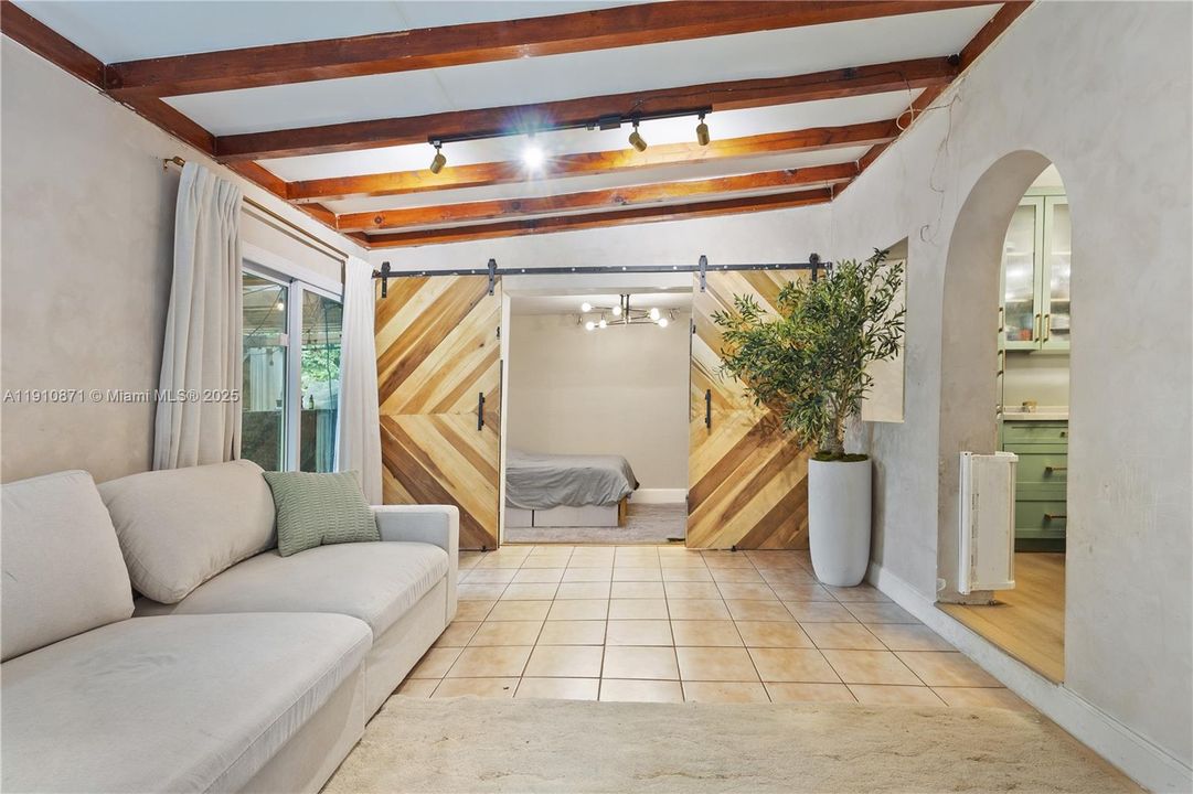 Active With Contract: $695,000 (3 beds, 2 baths, 1256 Square Feet)