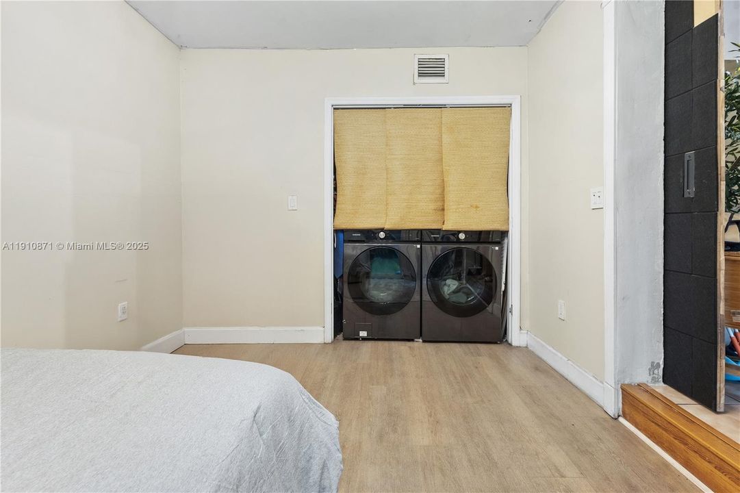 Active With Contract: $695,000 (3 beds, 2 baths, 1256 Square Feet)