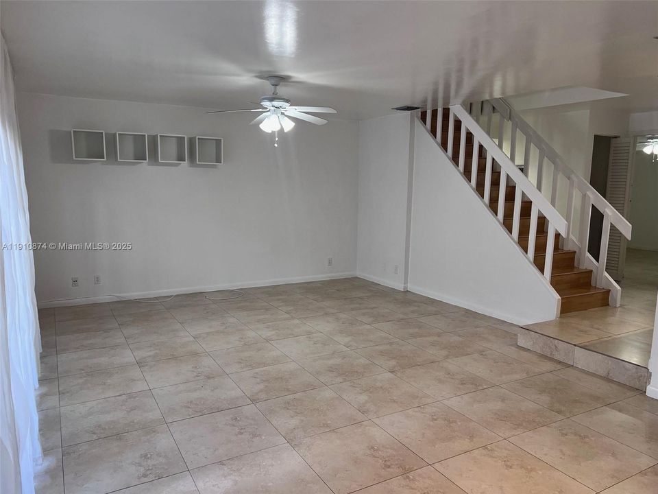 Active With Contract: $289,900 (4 beds, 2 baths, 2020 Square Feet)