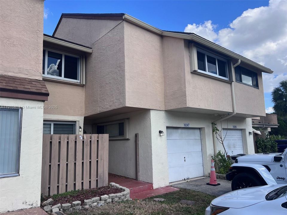 Active With Contract: $289,900 (4 beds, 2 baths, 2020 Square Feet)