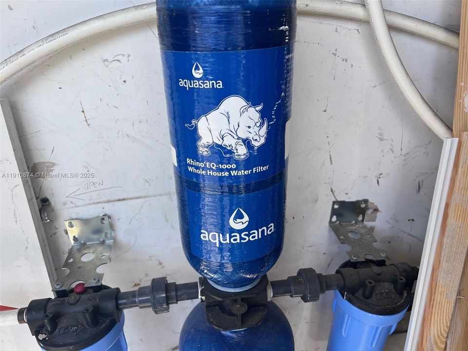 Active With Contract: $289,900 (4 beds, 2 baths, 2020 Square Feet)