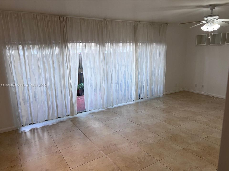 Active With Contract: $289,900 (4 beds, 2 baths, 2020 Square Feet)