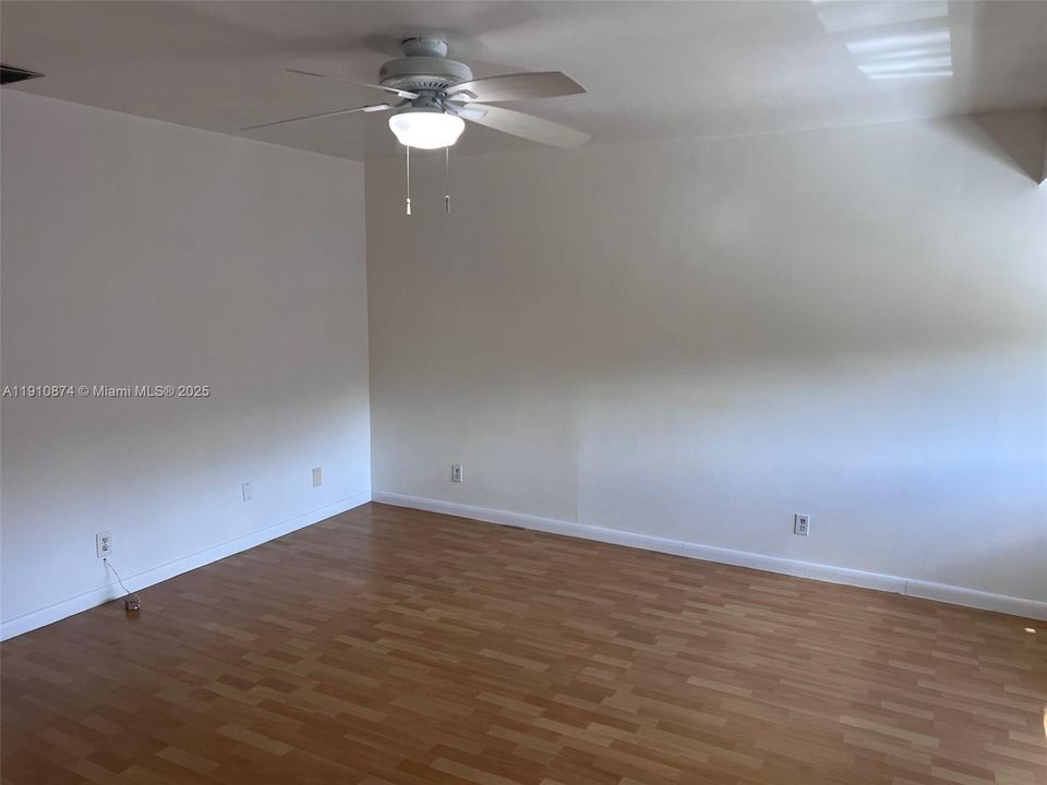 Active With Contract: $289,900 (4 beds, 2 baths, 2020 Square Feet)