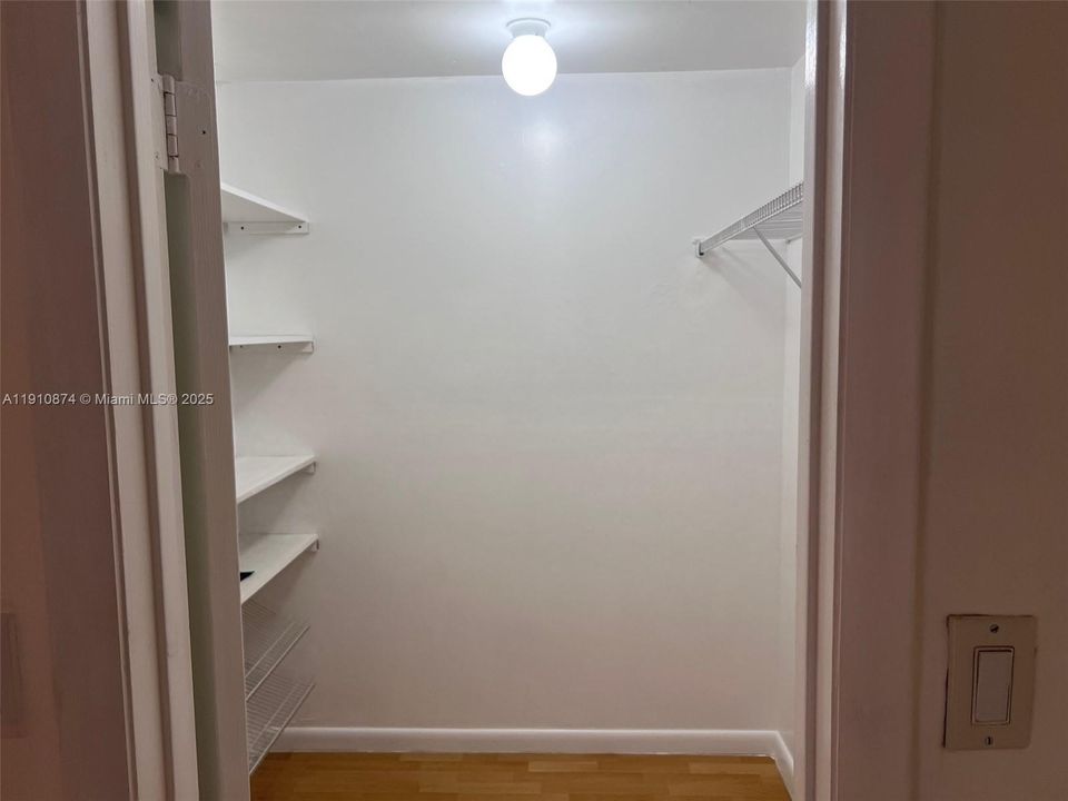 Active With Contract: $289,900 (4 beds, 2 baths, 2020 Square Feet)