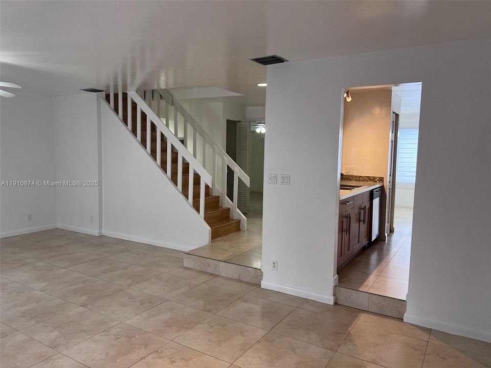 Active With Contract: $289,900 (4 beds, 2 baths, 2020 Square Feet)