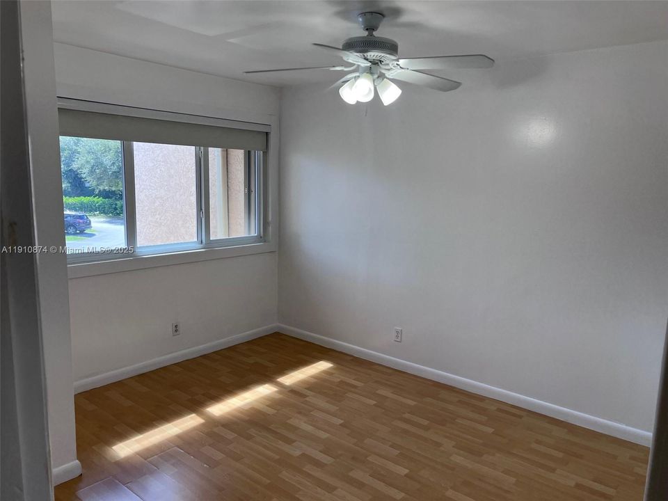 Active With Contract: $289,900 (4 beds, 2 baths, 2020 Square Feet)