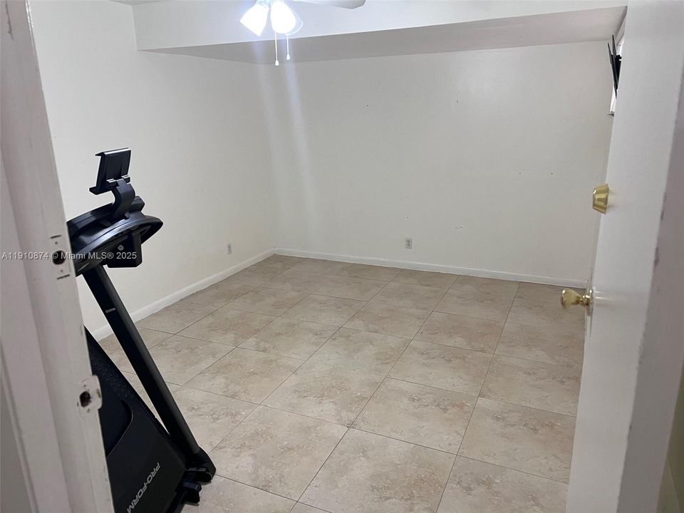 Active With Contract: $289,900 (4 beds, 2 baths, 2020 Square Feet)