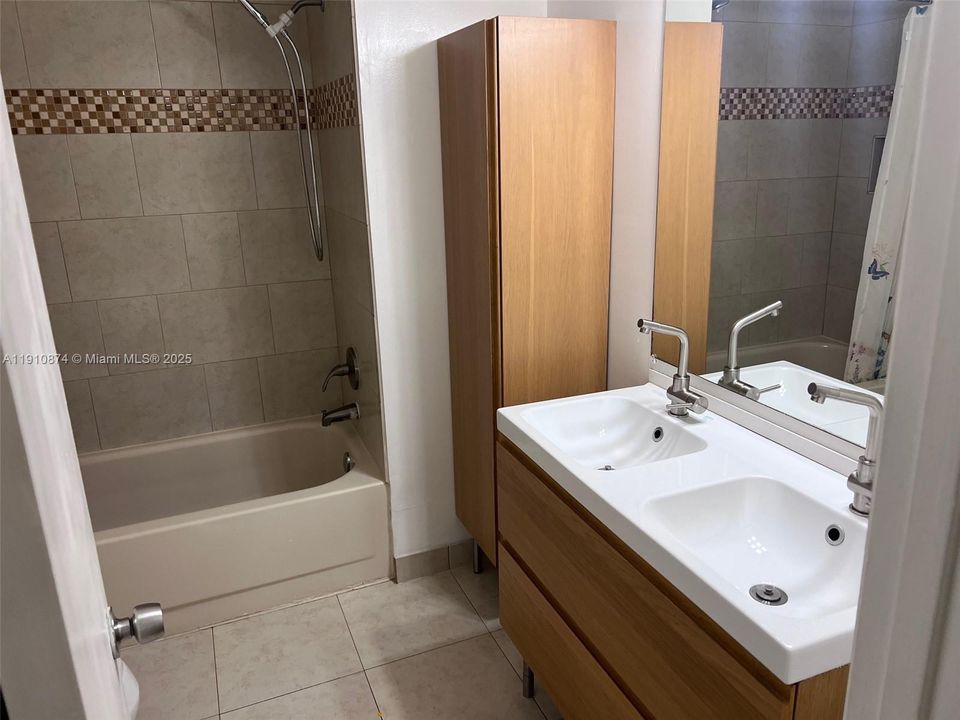 Active With Contract: $289,900 (4 beds, 2 baths, 2020 Square Feet)