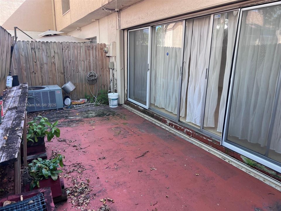 Active With Contract: $289,900 (4 beds, 2 baths, 2020 Square Feet)