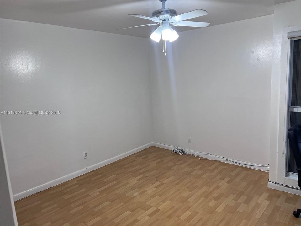 Active With Contract: $289,900 (4 beds, 2 baths, 2020 Square Feet)