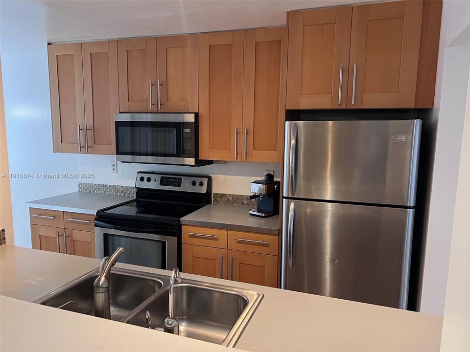 Active With Contract: $289,900 (4 beds, 2 baths, 2020 Square Feet)