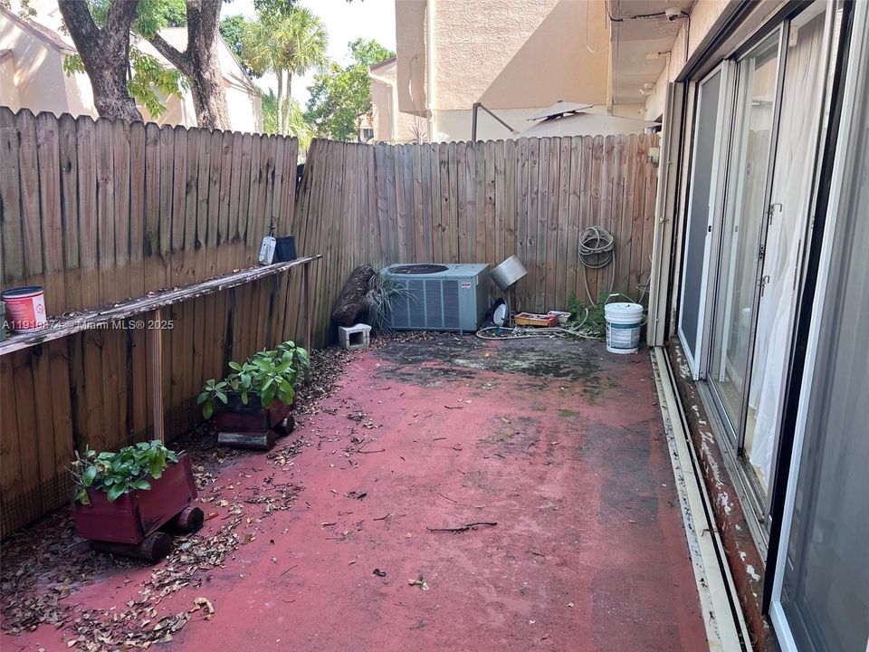 Active With Contract: $289,900 (4 beds, 2 baths, 2020 Square Feet)