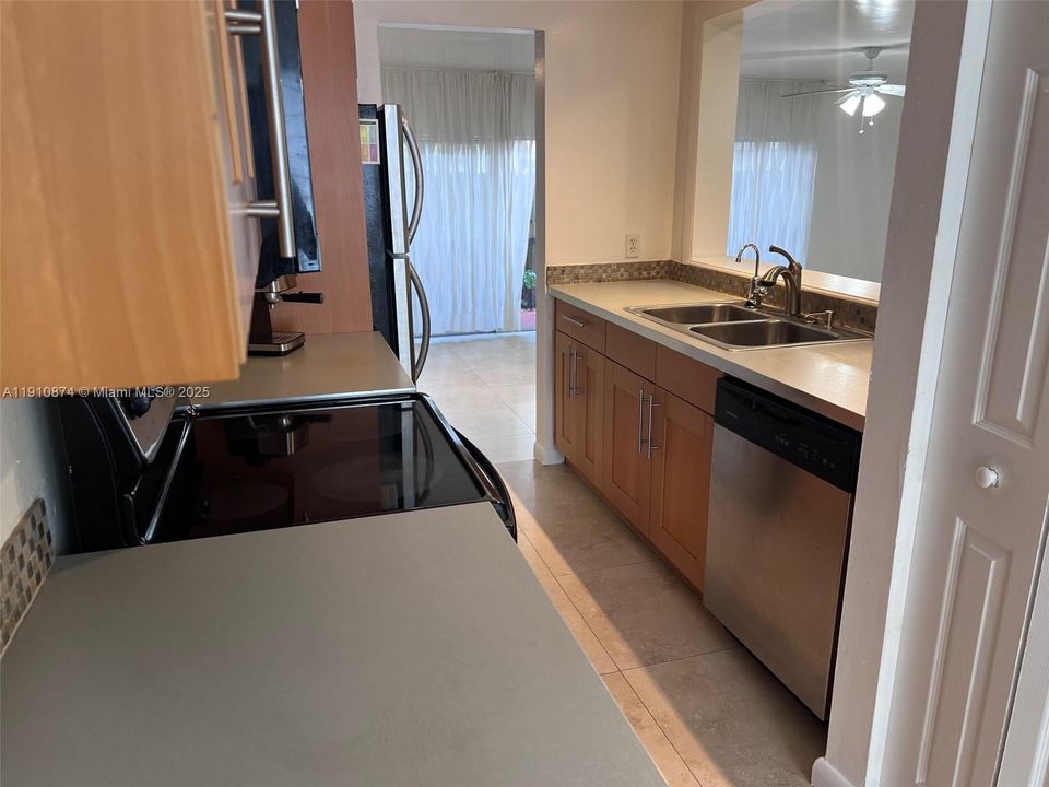 Active With Contract: $289,900 (4 beds, 2 baths, 2020 Square Feet)