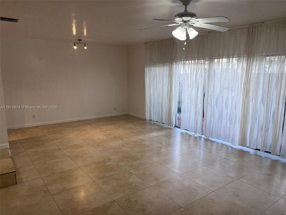 Active With Contract: $289,900 (4 beds, 2 baths, 2020 Square Feet)