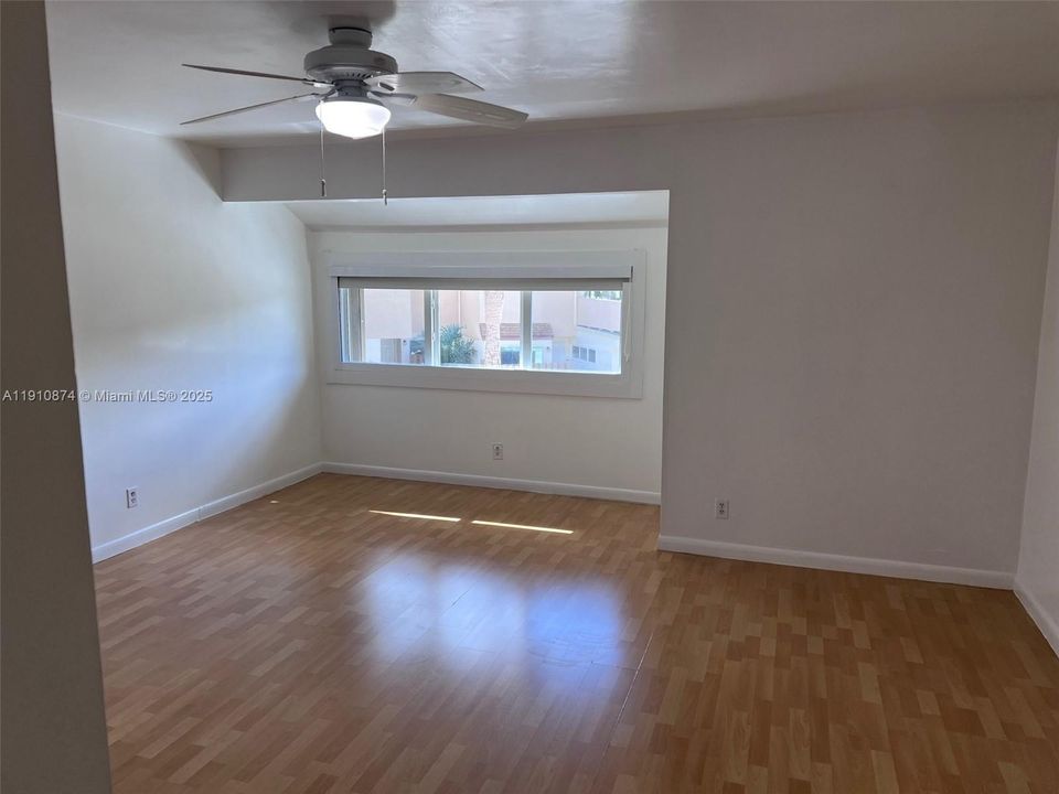 Active With Contract: $289,900 (4 beds, 2 baths, 2020 Square Feet)