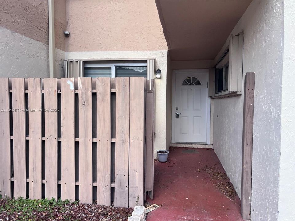 Active With Contract: $289,900 (4 beds, 2 baths, 2020 Square Feet)