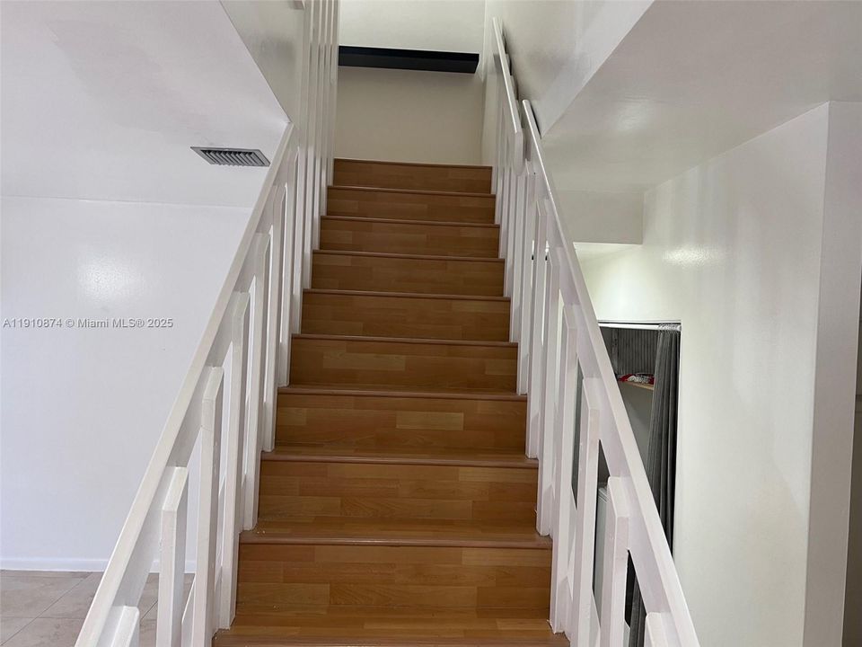 Active With Contract: $289,900 (4 beds, 2 baths, 2020 Square Feet)