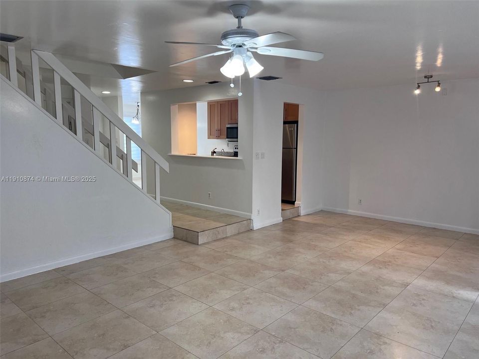 Active With Contract: $289,900 (4 beds, 2 baths, 2020 Square Feet)