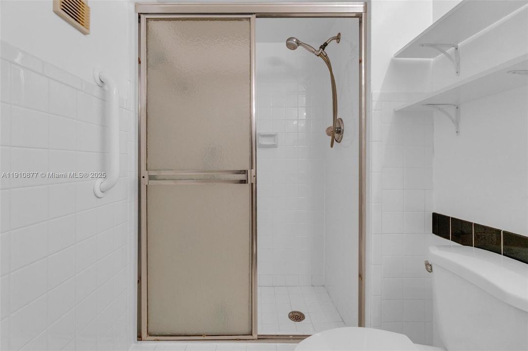 На продажу: $229,000 (2 спален, 2 ванн, 1180 Квадратных фут)