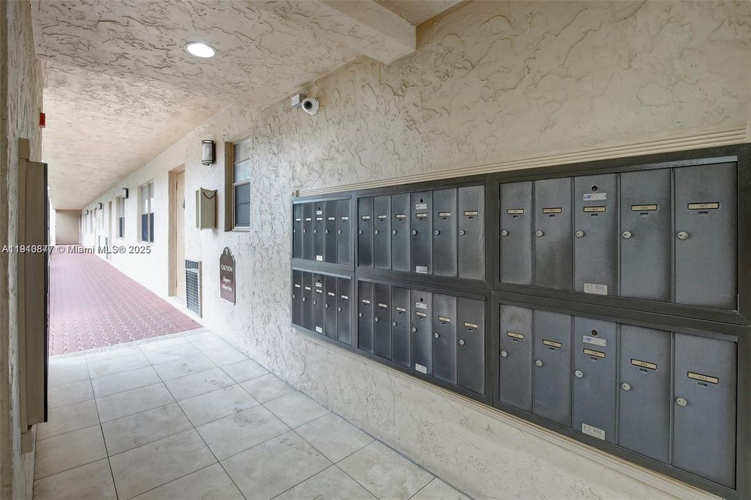 На продажу: $229,000 (2 спален, 2 ванн, 1180 Квадратных фут)