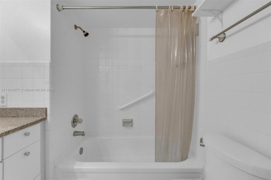 На продажу: $229,000 (2 спален, 2 ванн, 1180 Квадратных фут)