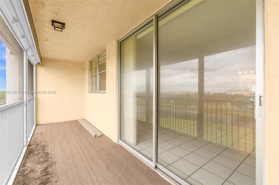 На продажу: $229,000 (2 спален, 2 ванн, 1180 Квадратных фут)