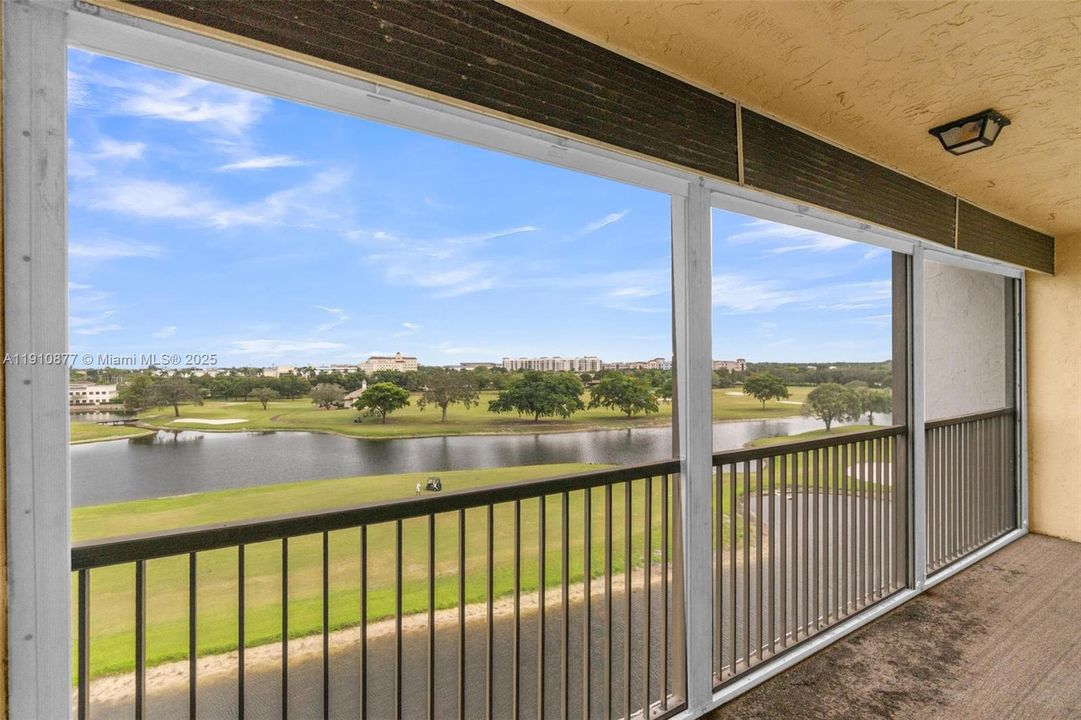 На продажу: $229,000 (2 спален, 2 ванн, 1180 Квадратных фут)