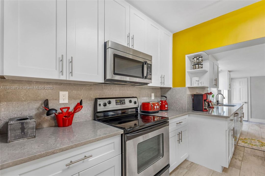 На продажу: $1,199,900 (4 спален, 2 ванн, 2163 Квадратных фут)