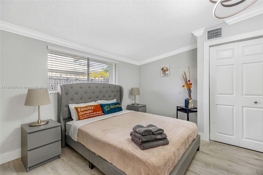 На продажу: $1,199,900 (4 спален, 2 ванн, 2163 Квадратных фут)