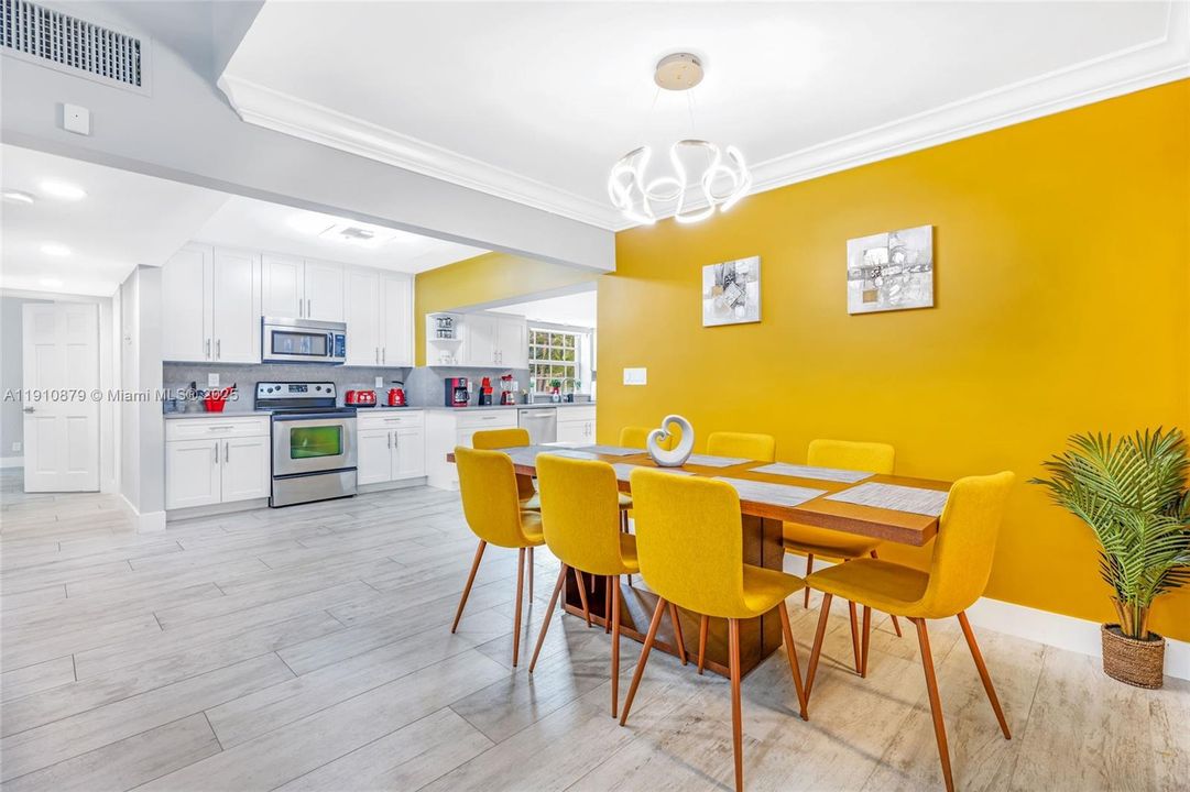 На продажу: $1,199,900 (4 спален, 2 ванн, 2163 Квадратных фут)