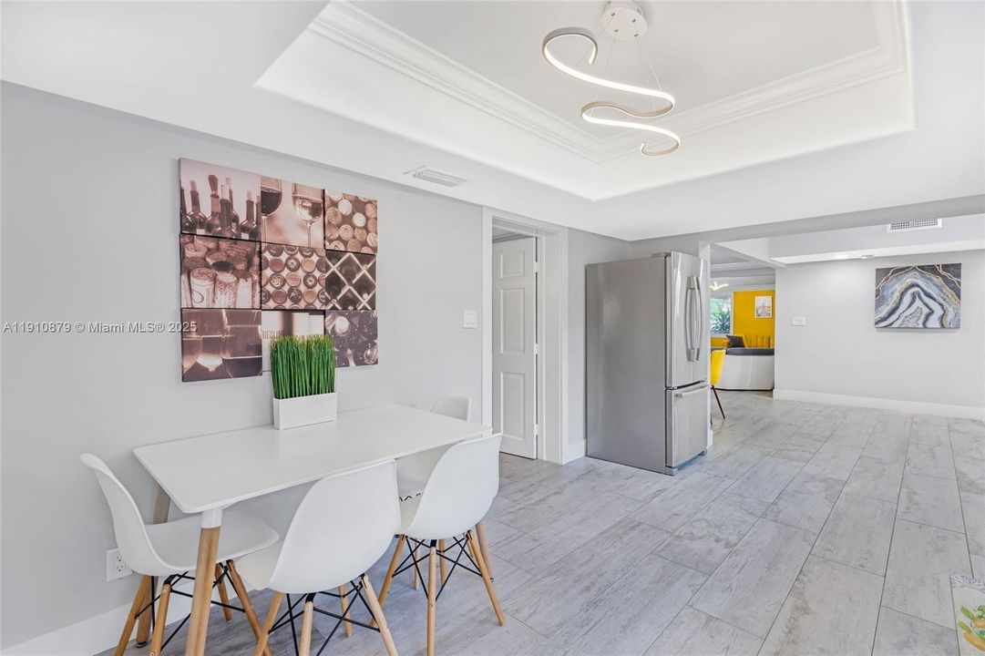 На продажу: $1,199,900 (4 спален, 2 ванн, 2163 Квадратных фут)