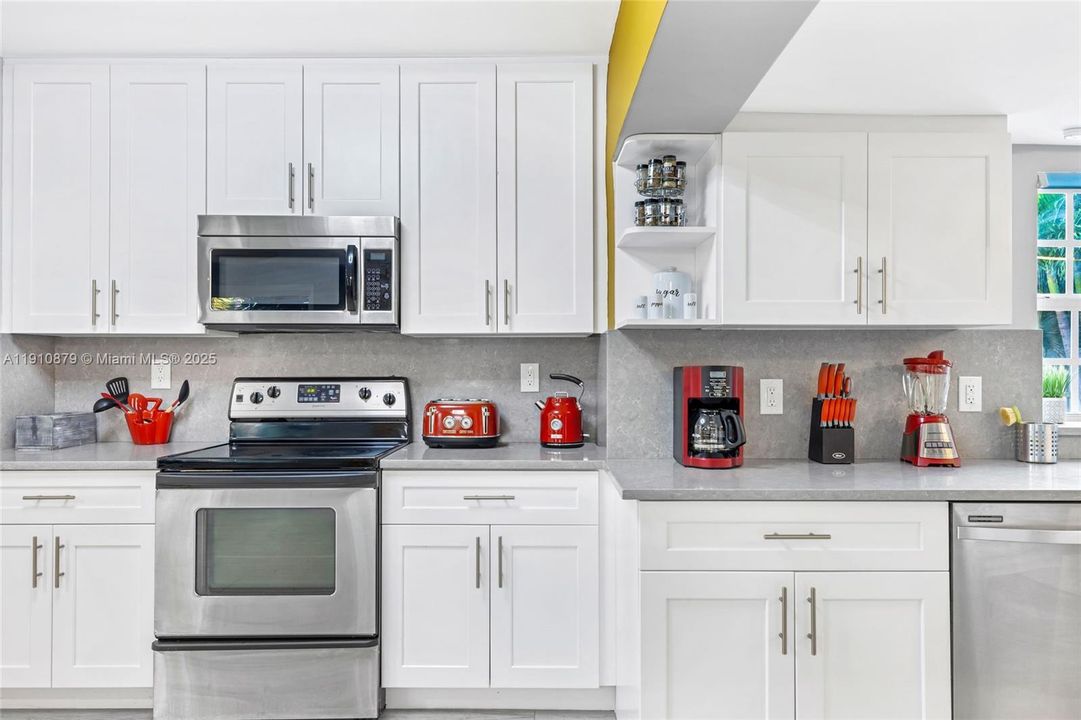 На продажу: $1,199,900 (4 спален, 2 ванн, 2163 Квадратных фут)