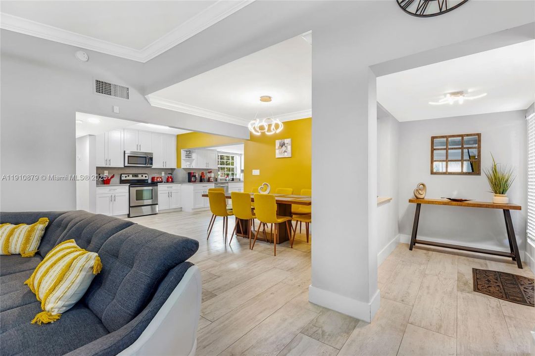 На продажу: $1,199,900 (4 спален, 2 ванн, 2163 Квадратных фут)