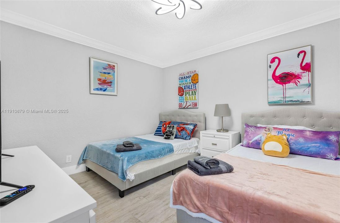 На продажу: $1,199,900 (4 спален, 2 ванн, 2163 Квадратных фут)