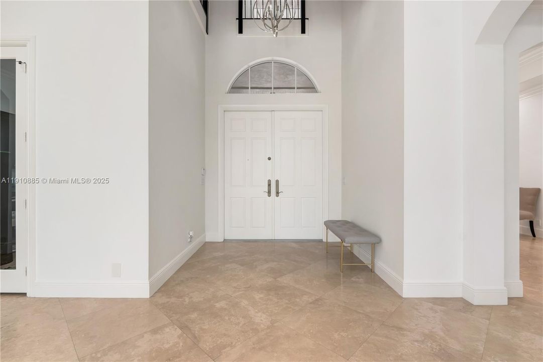 For Sale: $2,300,000 (6 beds, 5 baths, 5956 Square Feet)