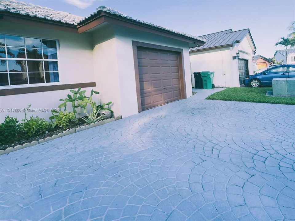 На продажу: $649,000 (3 спален, 2 ванн, 1364 Квадратных фут)