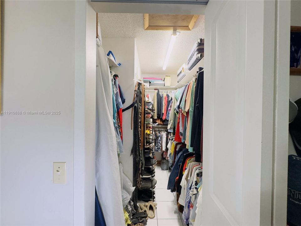 На продажу: $649,000 (3 спален, 2 ванн, 1364 Квадратных фут)