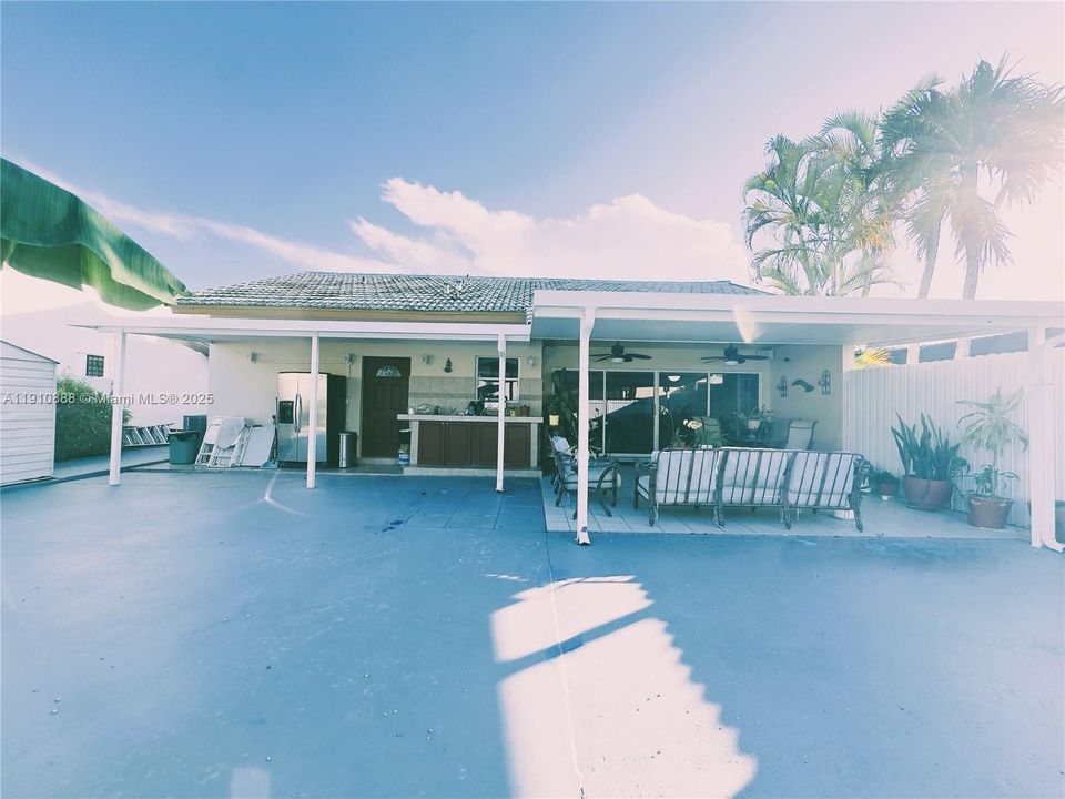 На продажу: $649,000 (3 спален, 2 ванн, 1364 Квадратных фут)