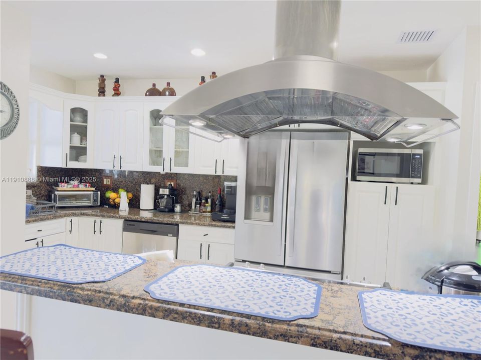 На продажу: $649,000 (3 спален, 2 ванн, 1364 Квадратных фут)