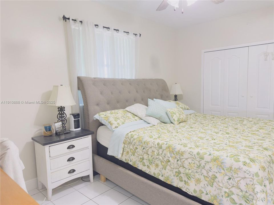 На продажу: $649,000 (3 спален, 2 ванн, 1364 Квадратных фут)